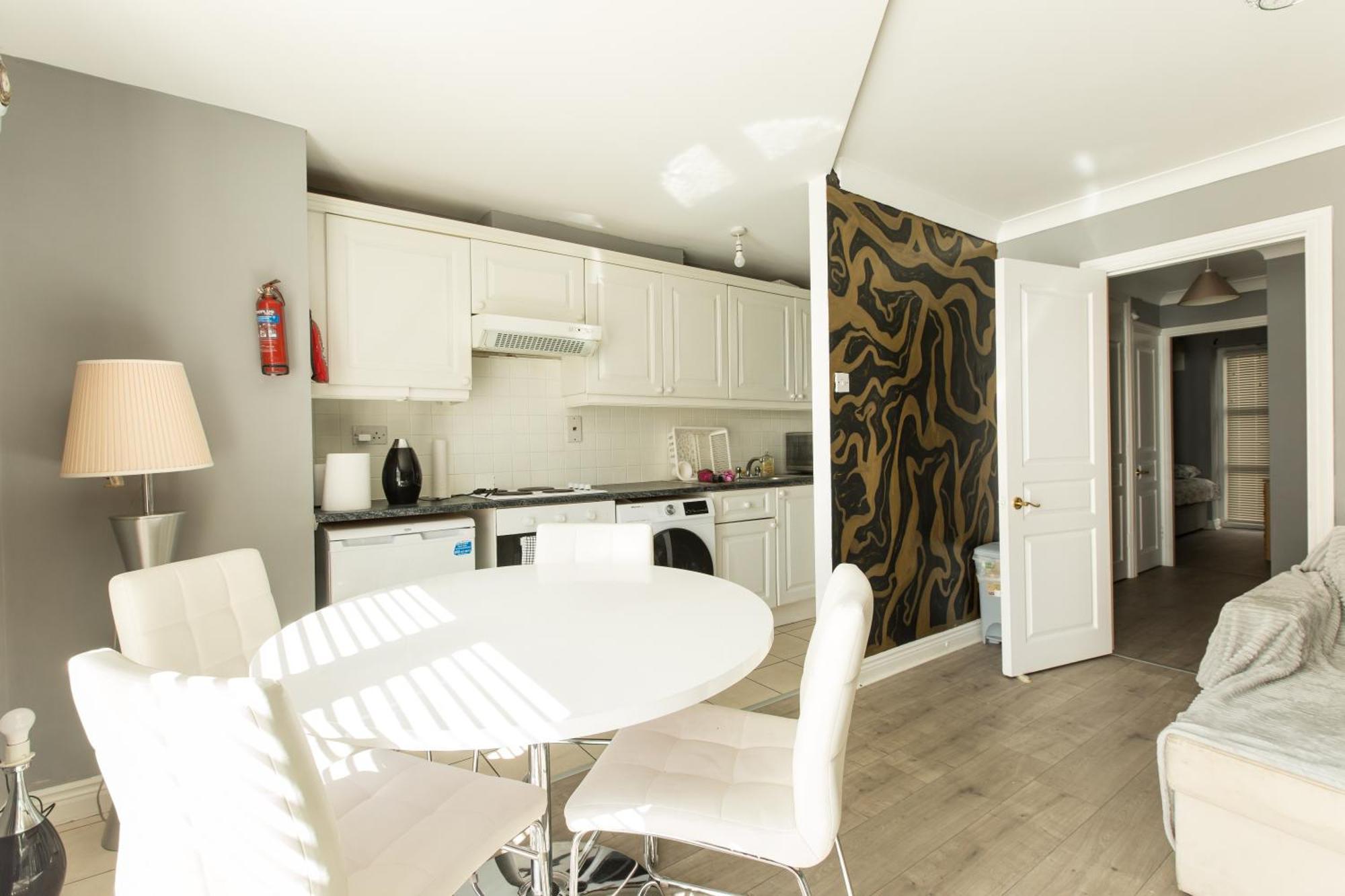 Modern Elegant Central Apt With Parking Dublin Exterior photo