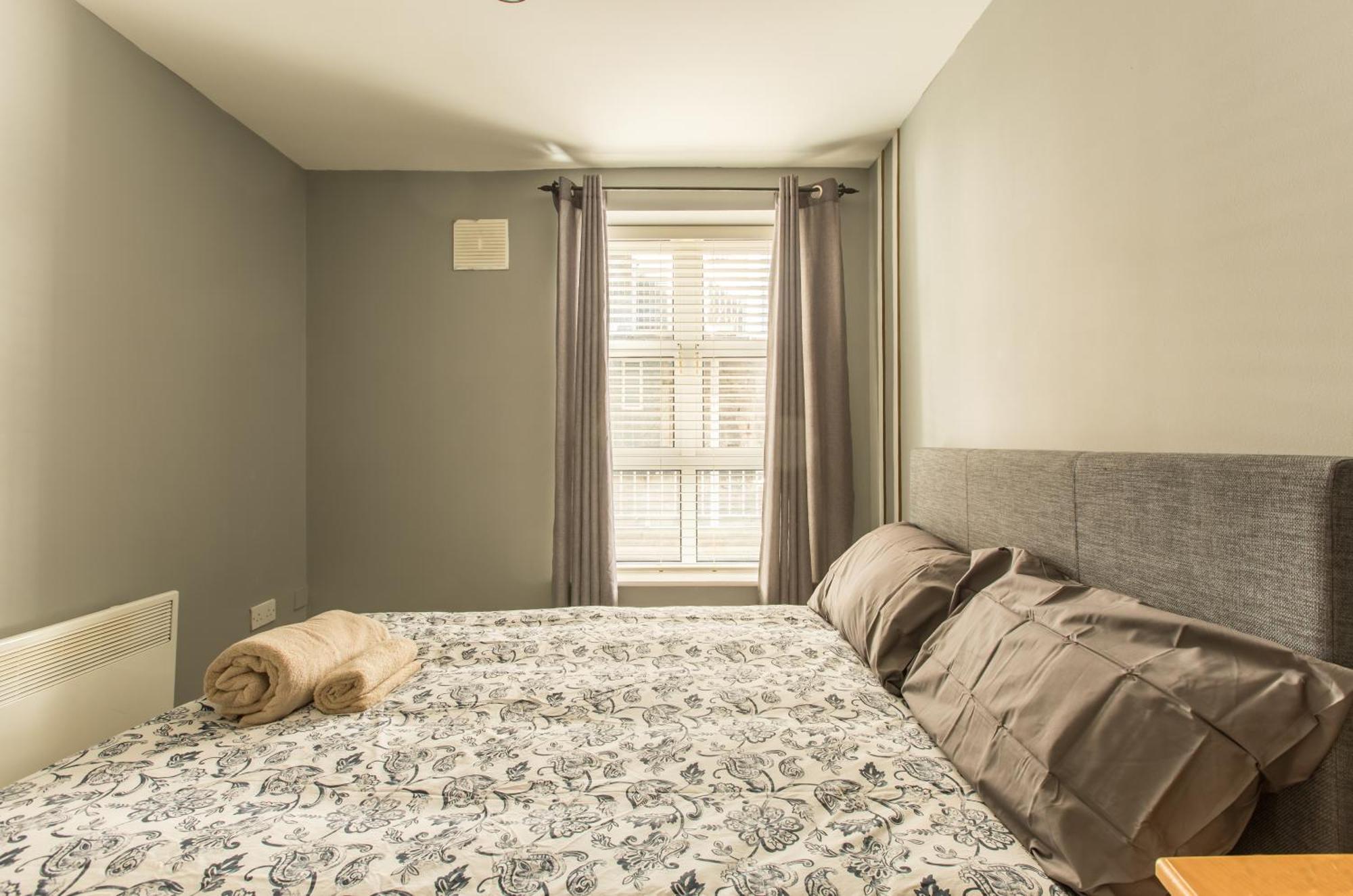 Modern Elegant Central Apt With Parking Dublin Exterior photo